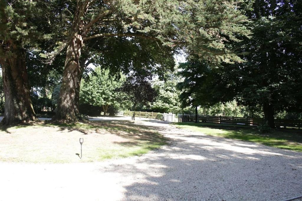 Ty Daou - Gites Du Vieux Tilleul Treglamus Exteriér fotografie